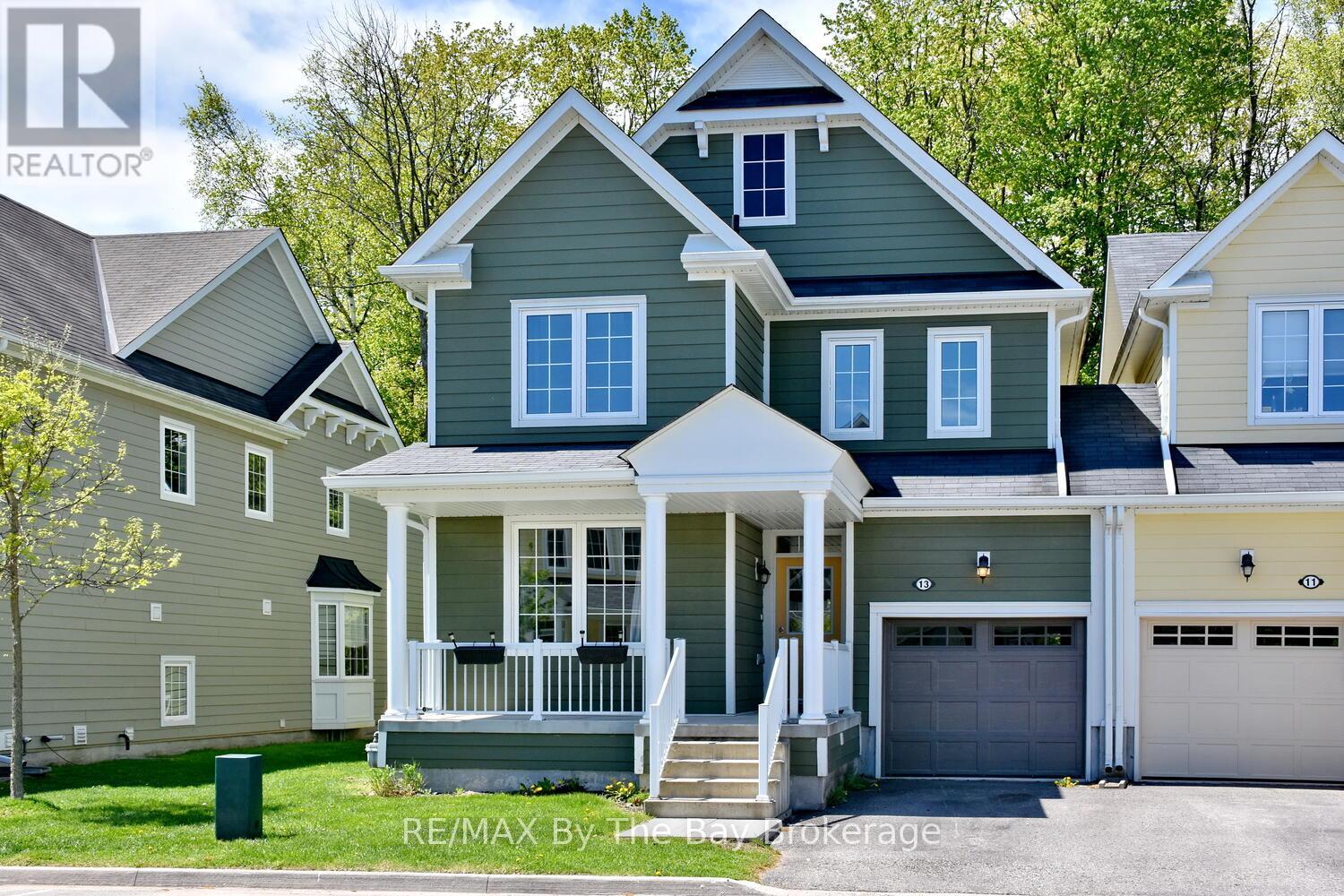 13 Berkshire Ave, Wasaga Beach, ON L9Z 0G3