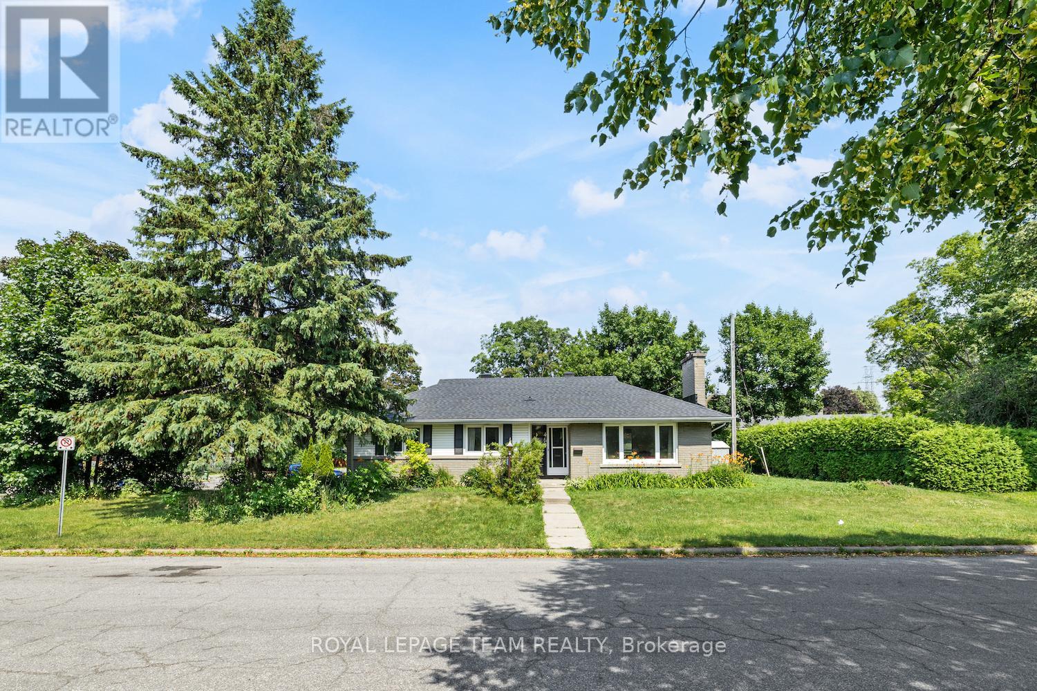 467-469 Braydon Ave, Ottawa, ON K1G 0W7