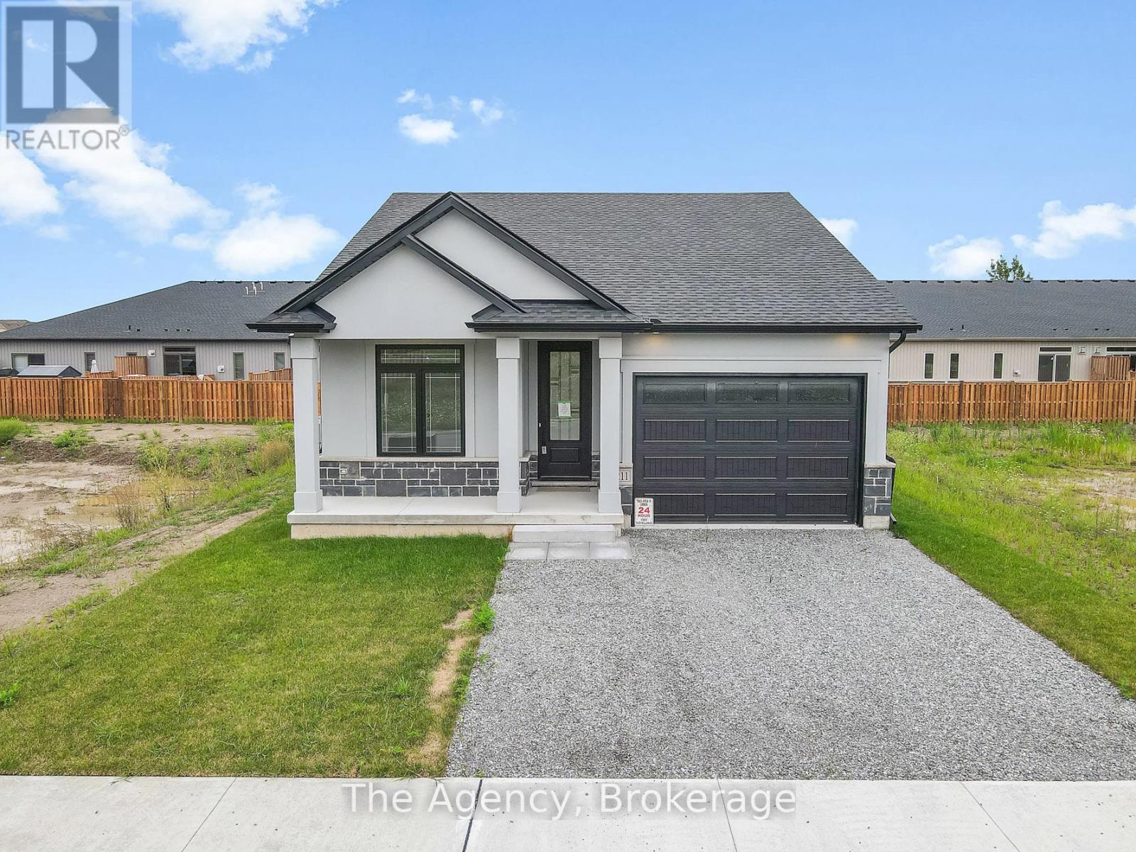 211 Sycamore St, Welland West Welland, ON L3C 0J8