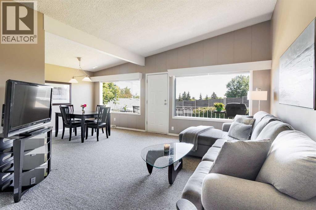 4440 Namaka Cres NW, Calgary, AB T2K 2H6