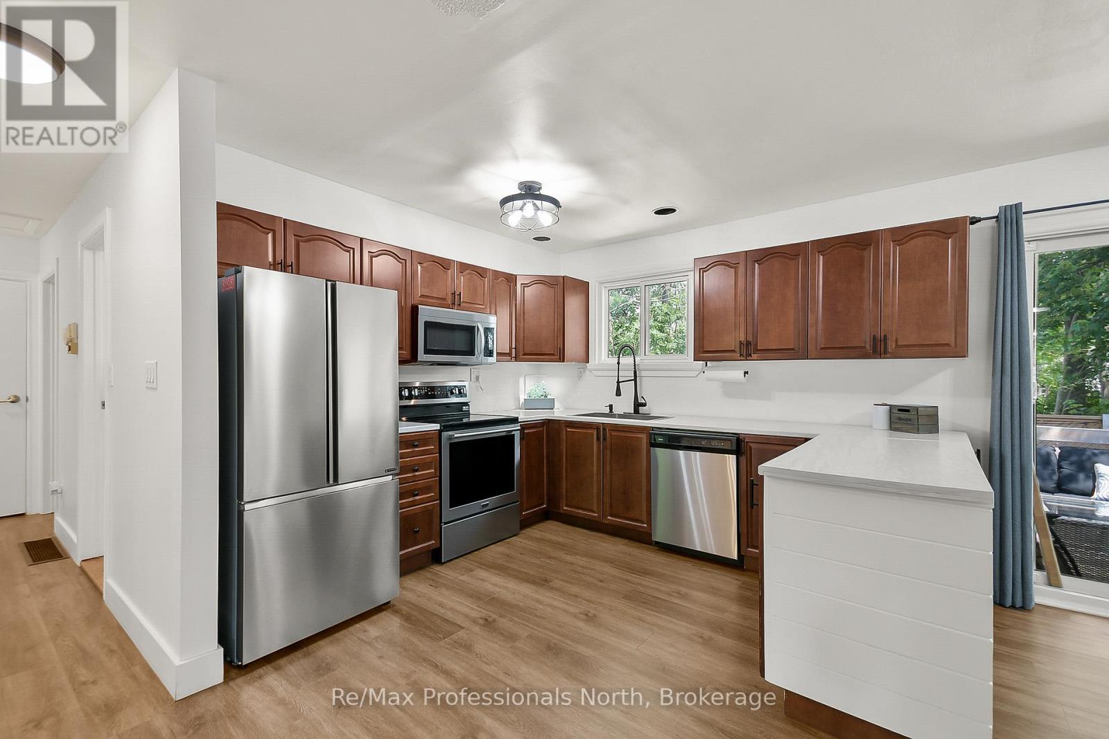 3457 Bayou Rd, Severn, ON L3V 0V8