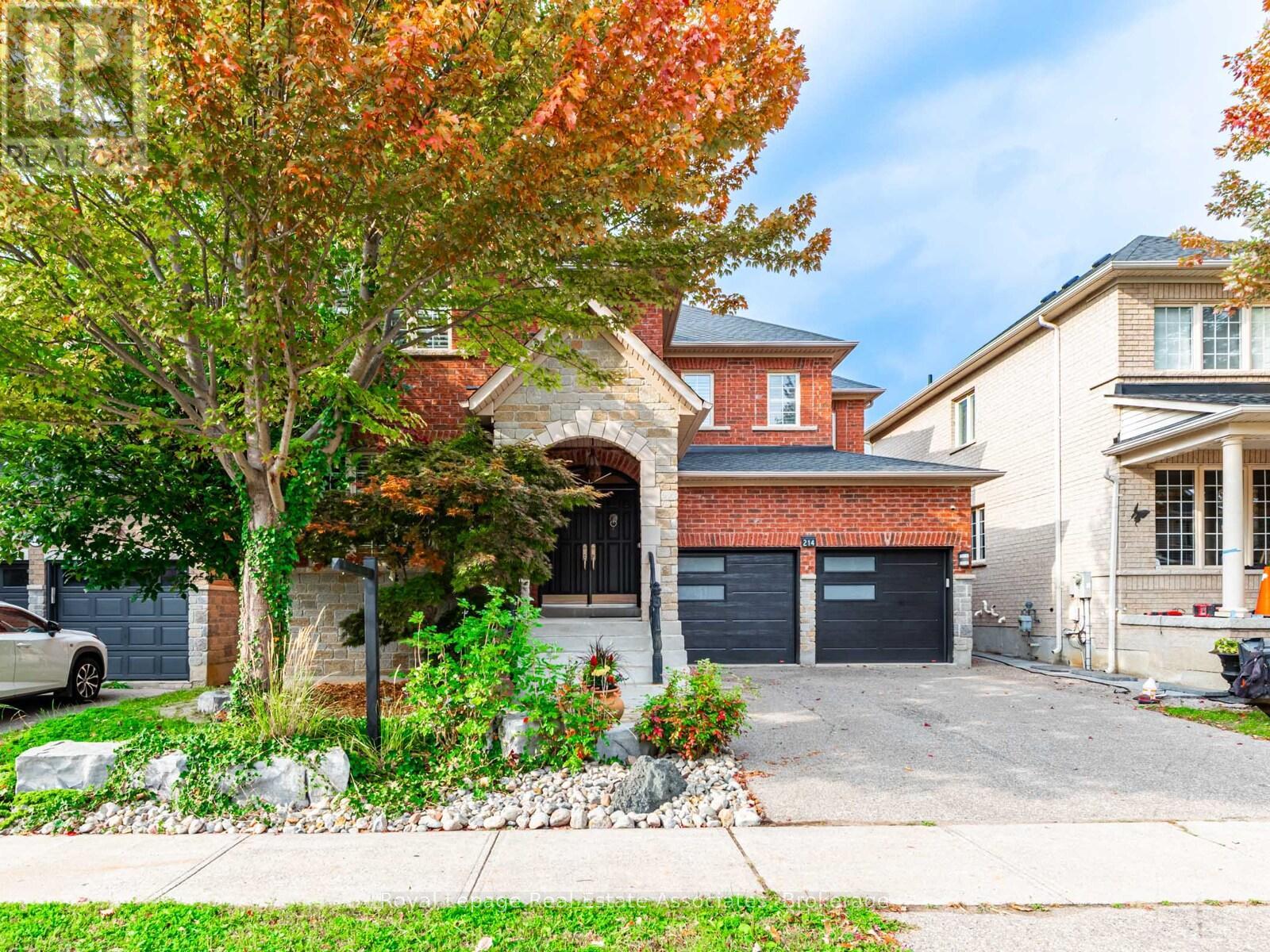 214 Saint Francis Ave, Vaughan, ON L4H 3E7