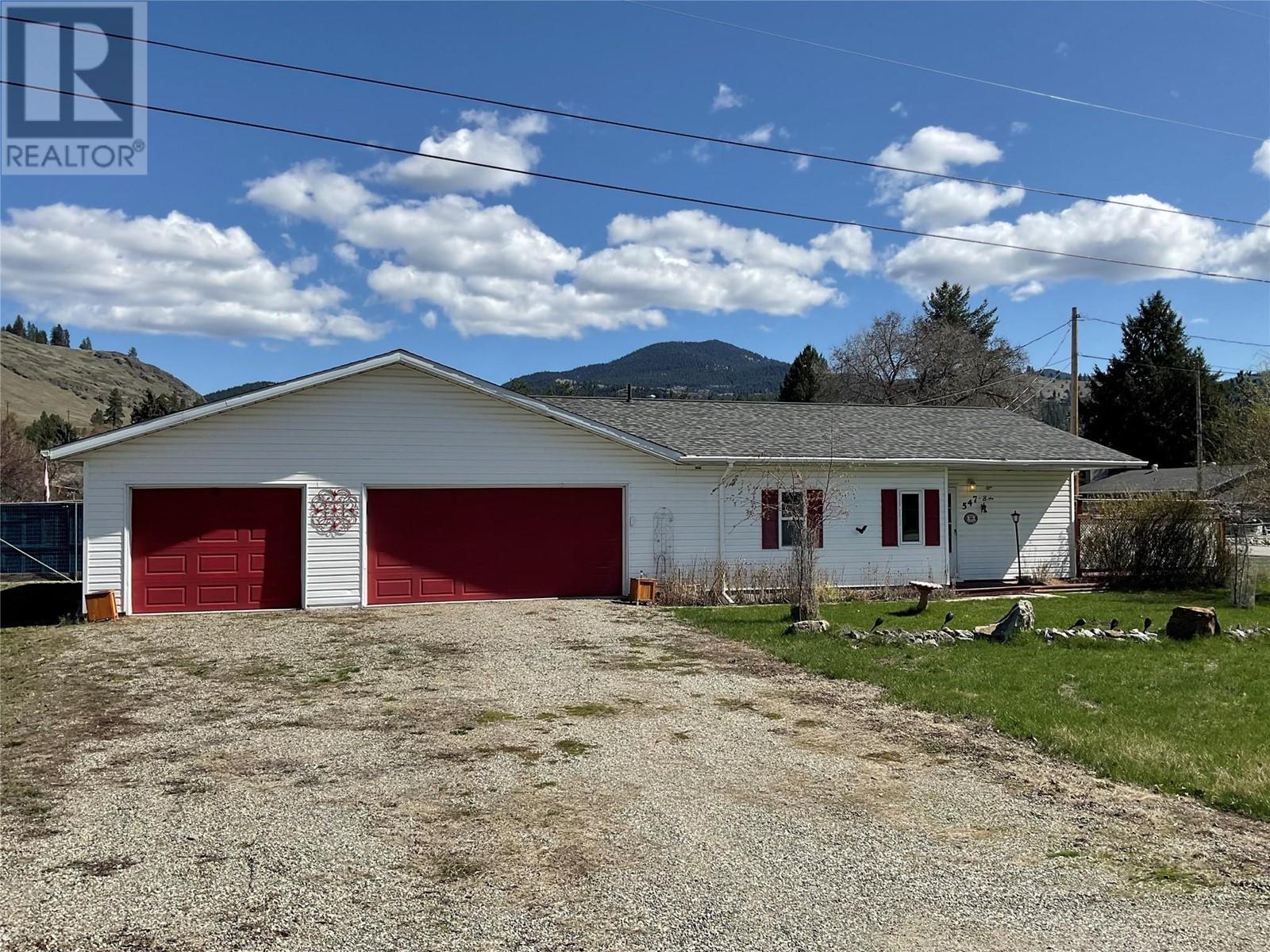 547 Eighth Ave, Midway, BC V0H 1M0