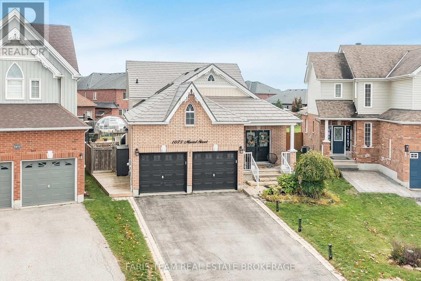 1075 Muriel St, Innisfil, ON L9S 4W7