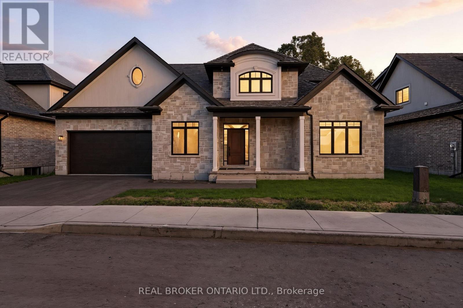 4 242 Mount Pleasant St, Brantford, ON N3T 1V1
