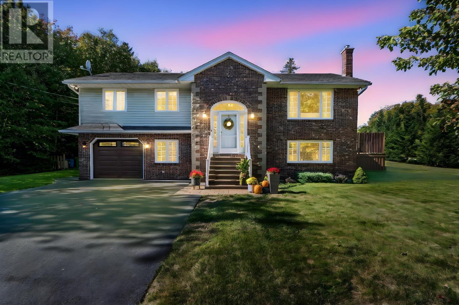 21 Brenda Dr, Hammonds Plains, NS B4B 1J9
