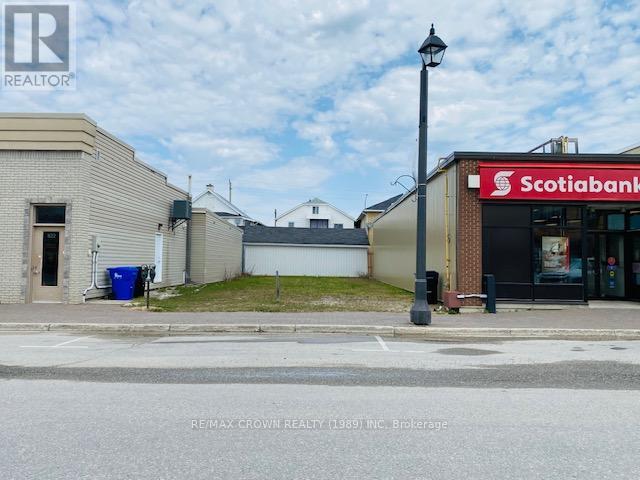 820 George St, Hearst, ON P0L 1N0