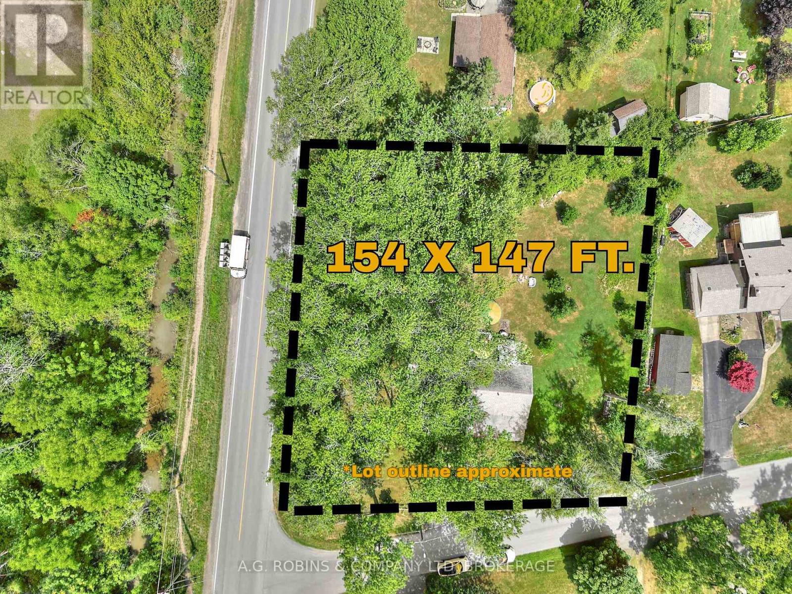 10598 Woodland Dr, Wainfleet, ON L3K 5V4