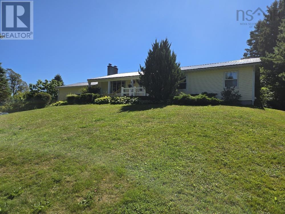 62 Old Road Apt 3, Lower Truro, NS B6L 1N7