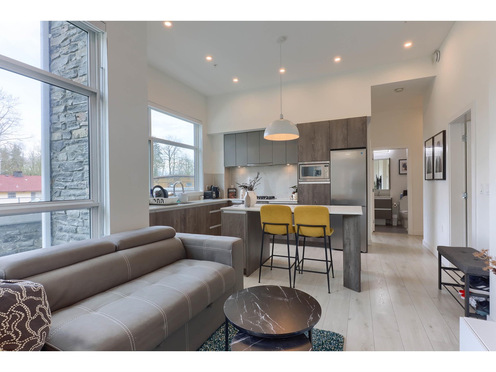 14225 103a Avenue Unit 101, Surrey, BC V3T 0E1