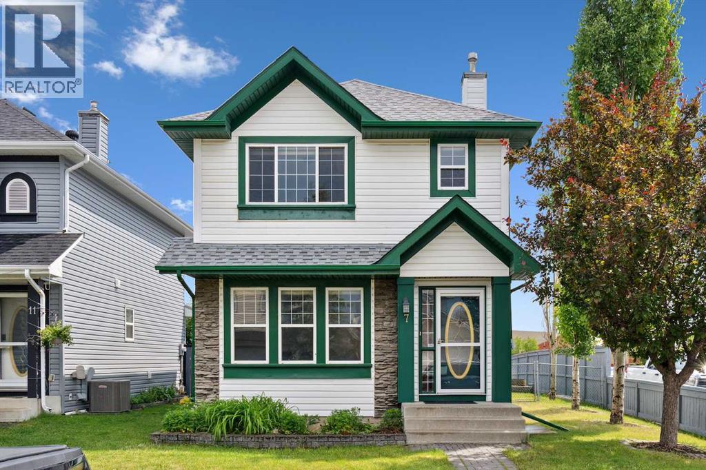 7 Covewood Park NE, Calgary, AB T3K 4T1