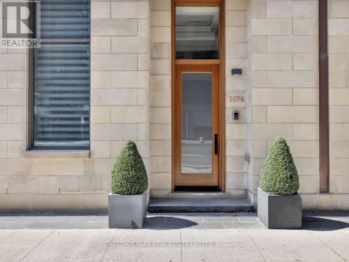 11 1074 Bay St, Toronto, ON M5S 0A3