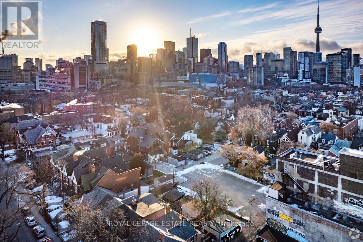 75 Cecil St, Toronto, ON M5T 1N5
