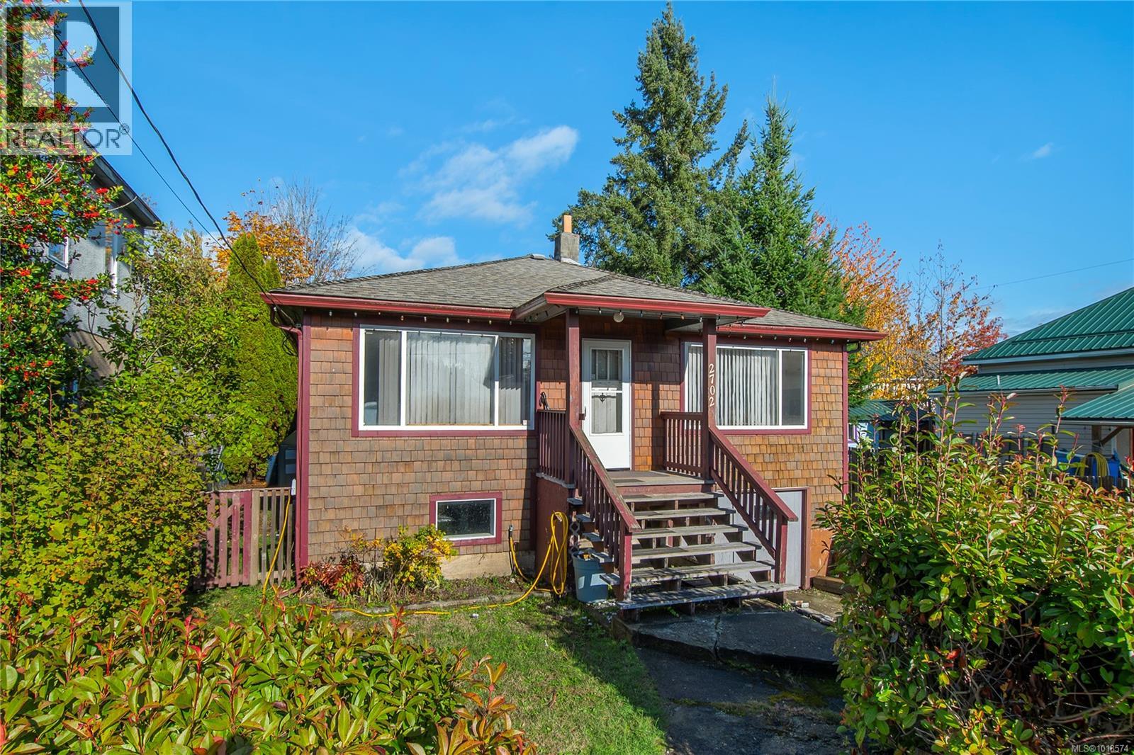 2702 Derwent Ave, Cumberland, BC V0R 1S0