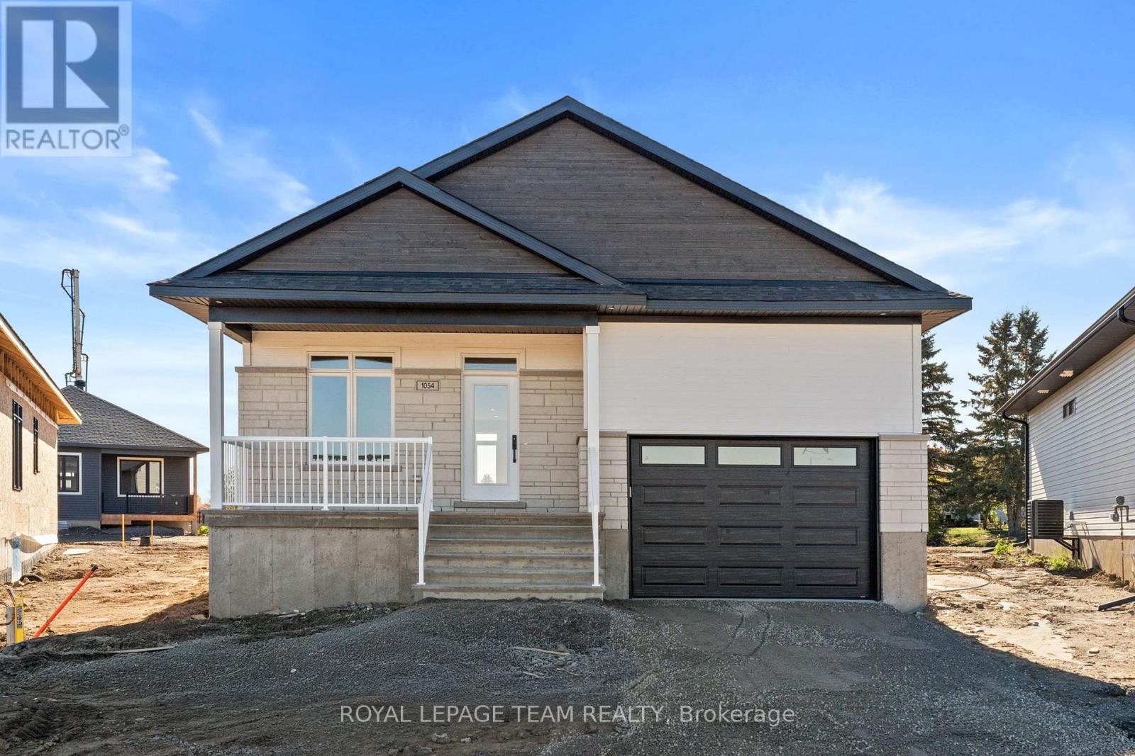 1054 Turner Dr, Brockville, ON K6V 0G8