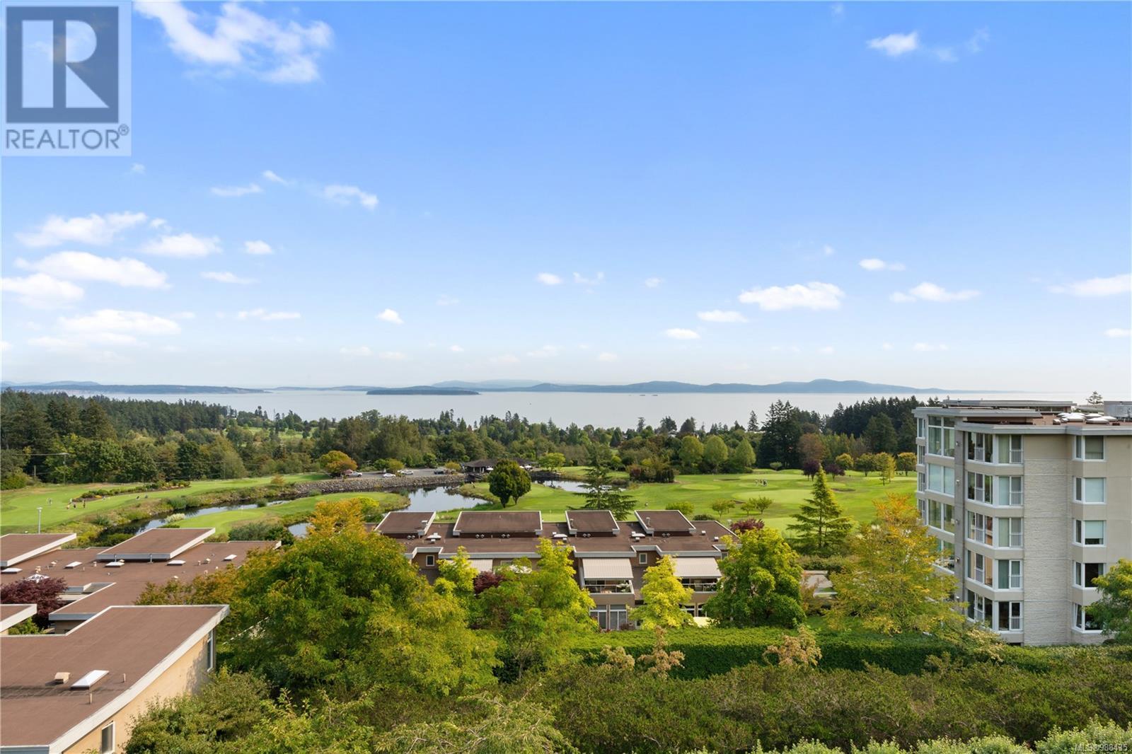 748 Sayward Hill Terr Unit 402 Ter, Saanich, BC V8Y 3K1
