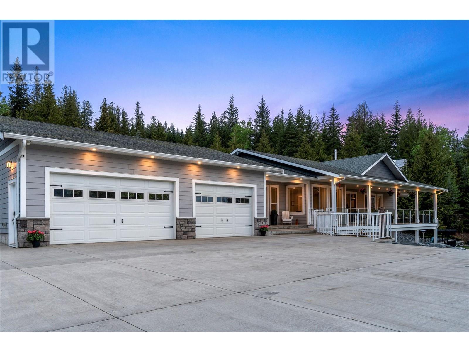 2030 Canoe Beach Dr NE, Salmon Arm, BC V1E 2M5