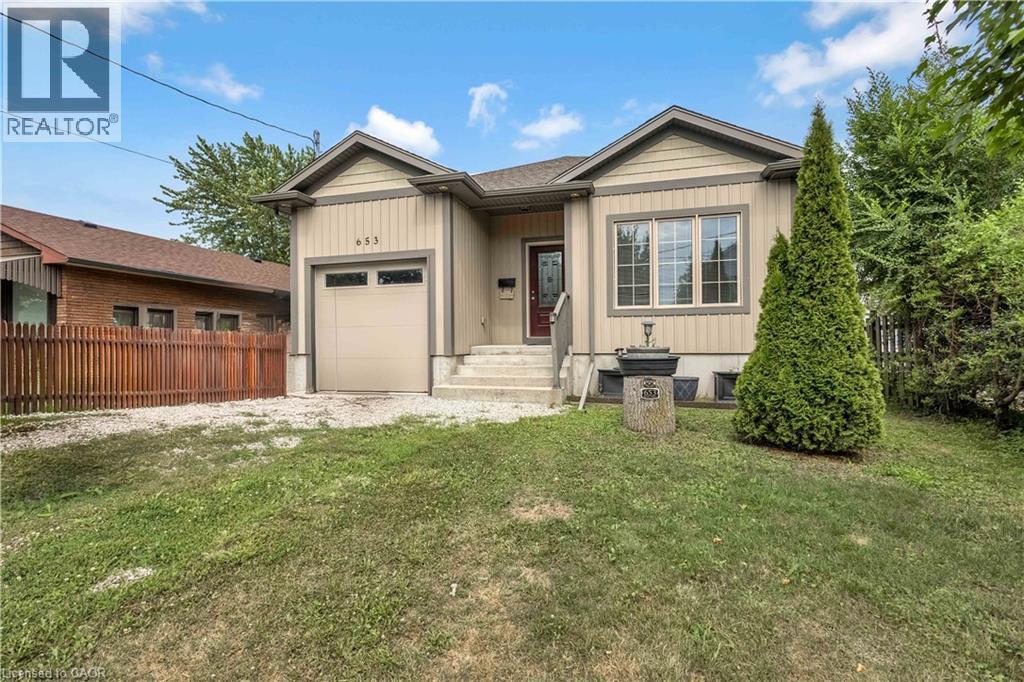 653 Deere St, Welland, ON L3B 2M2