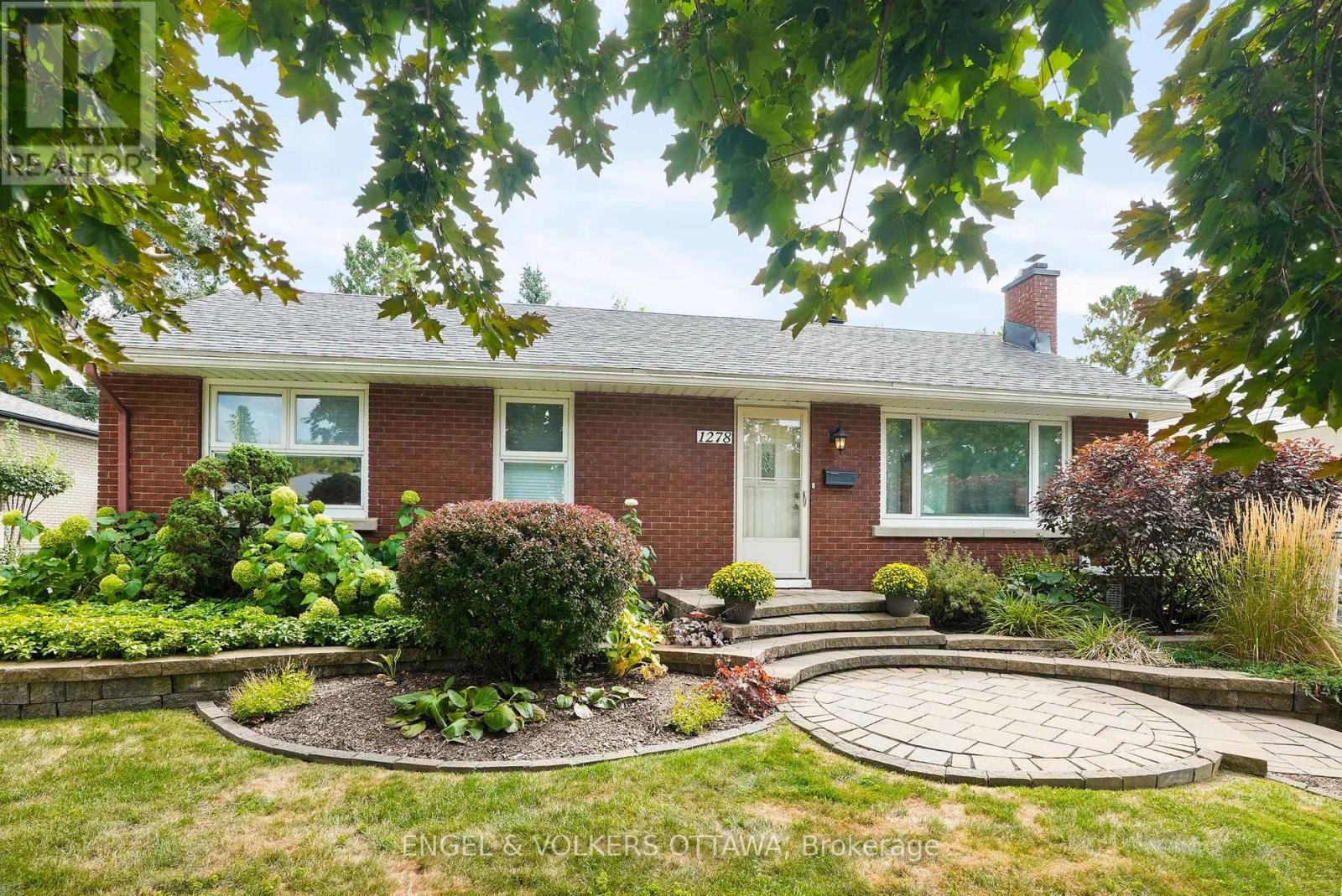 1278 Cheverton Ave, Ottawa, ON K1H 7P6