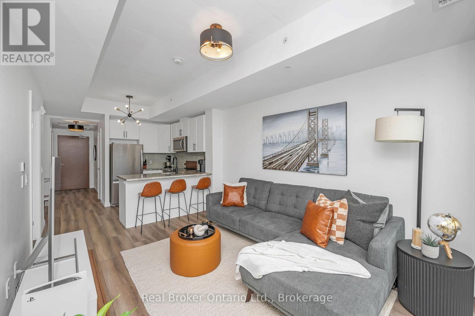 904 108 Garment St, Kitchener, ON N2G 0E2
