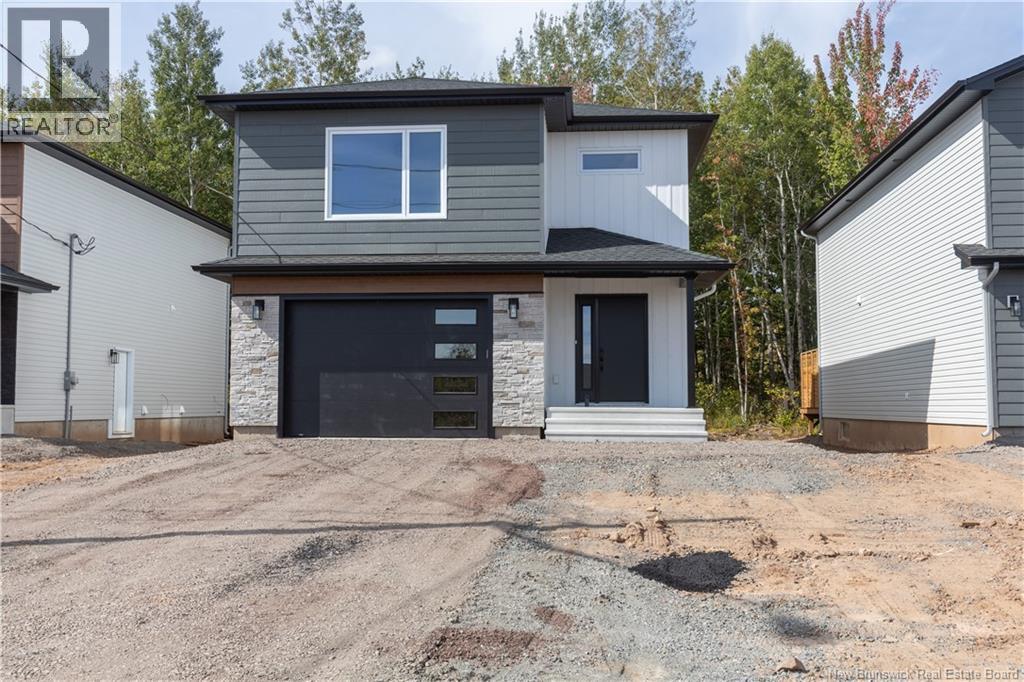 95 Rosenburg St, Moncton, NB E1G 6E9