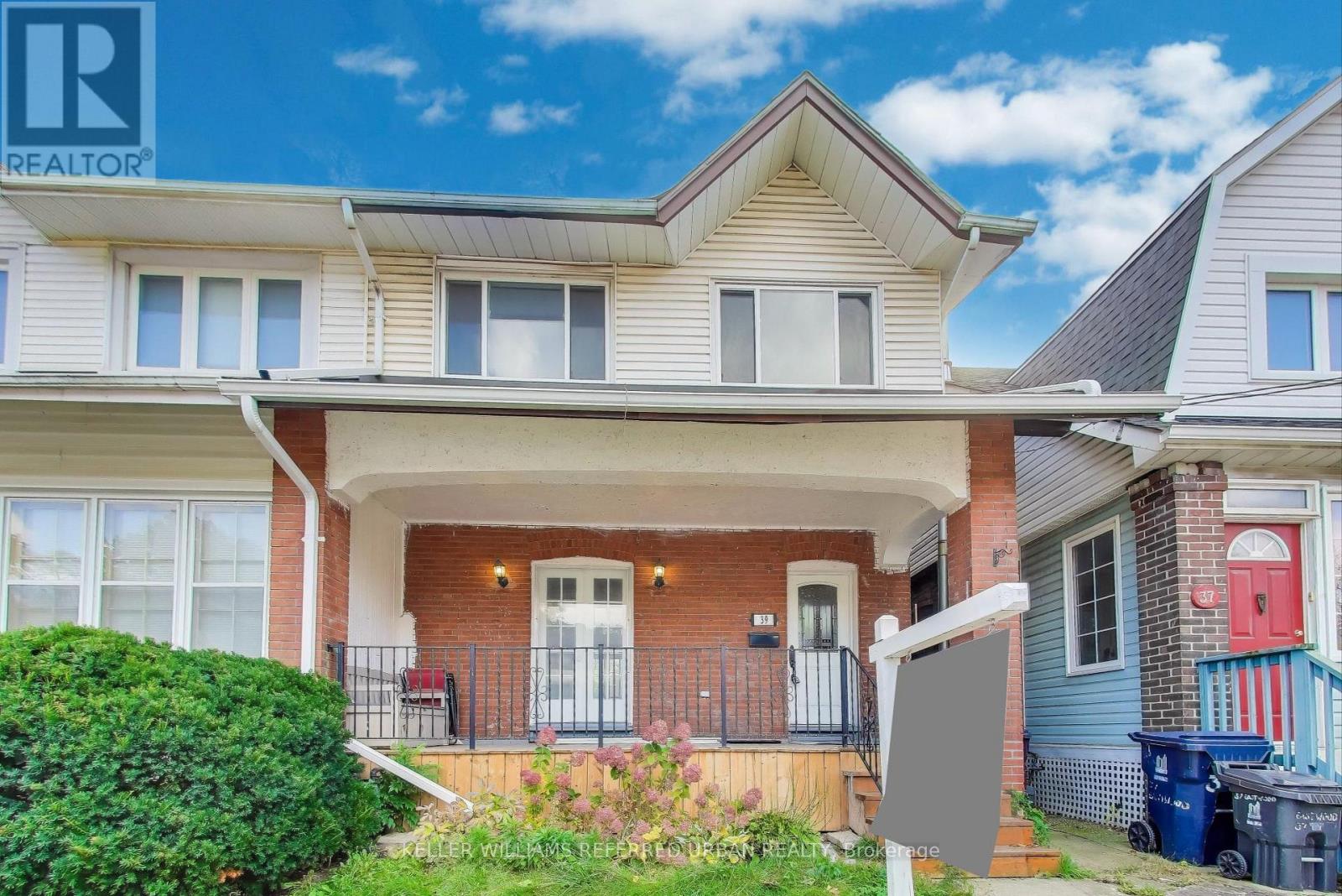39 Eastwood Rd, Toronto, ON M4L 2C6