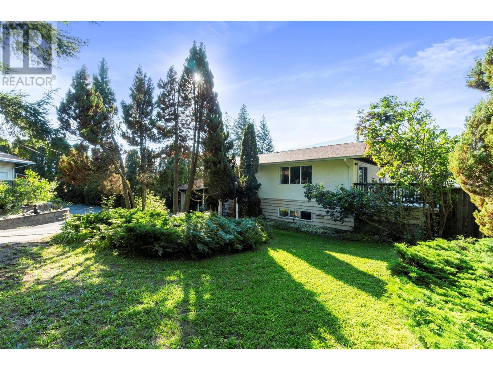 5404 Sunnybrae Canoe Pt Road Unit 1, Tappen, BC V0E 2X1