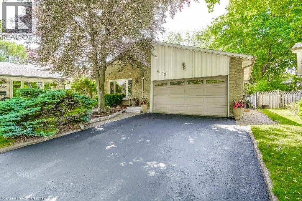 652 Auburn Cres, Burlington, ON L7L 5B2