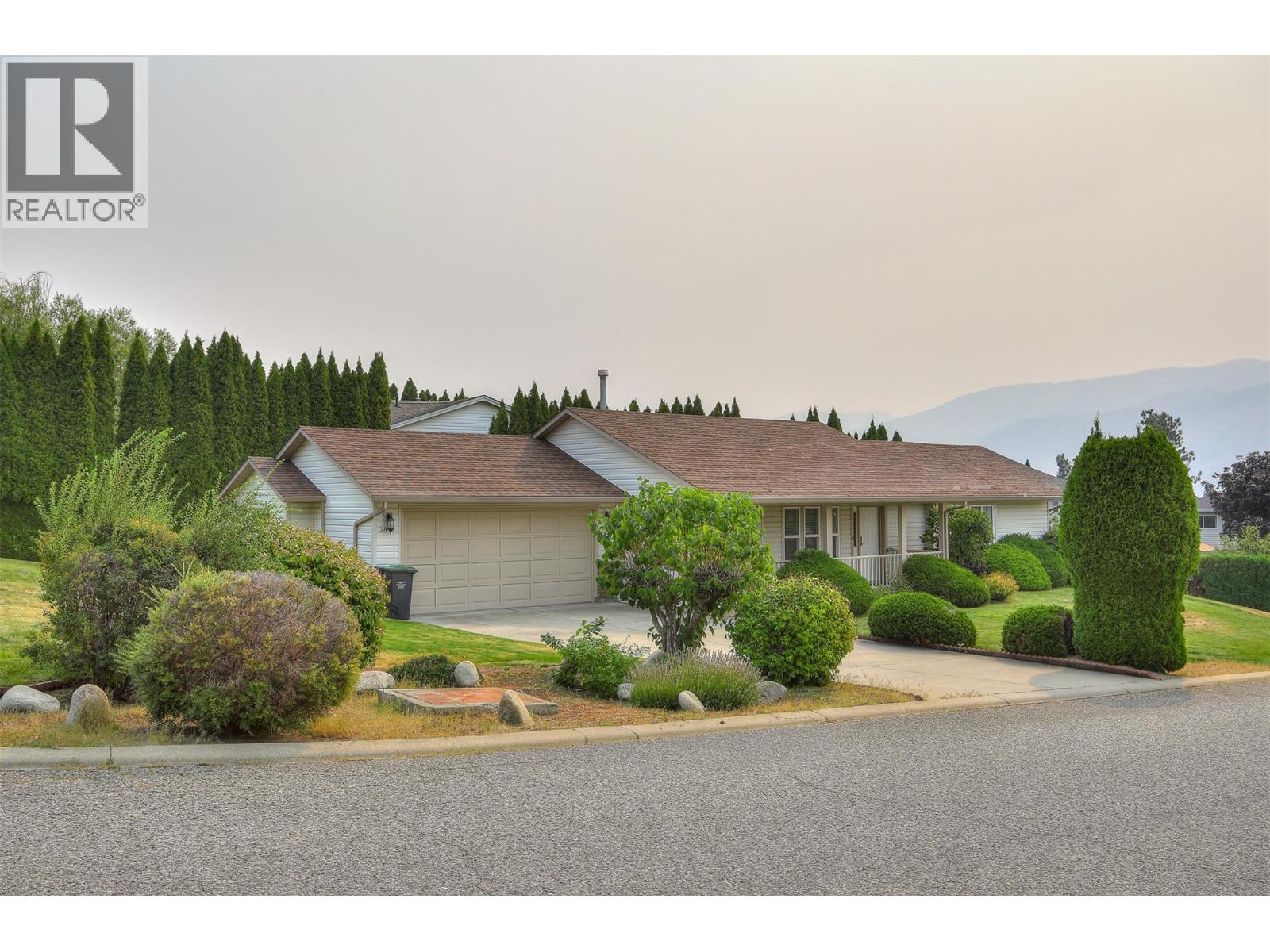 3897 Desert Pines Ave, Peachland, BC V0H 1X2