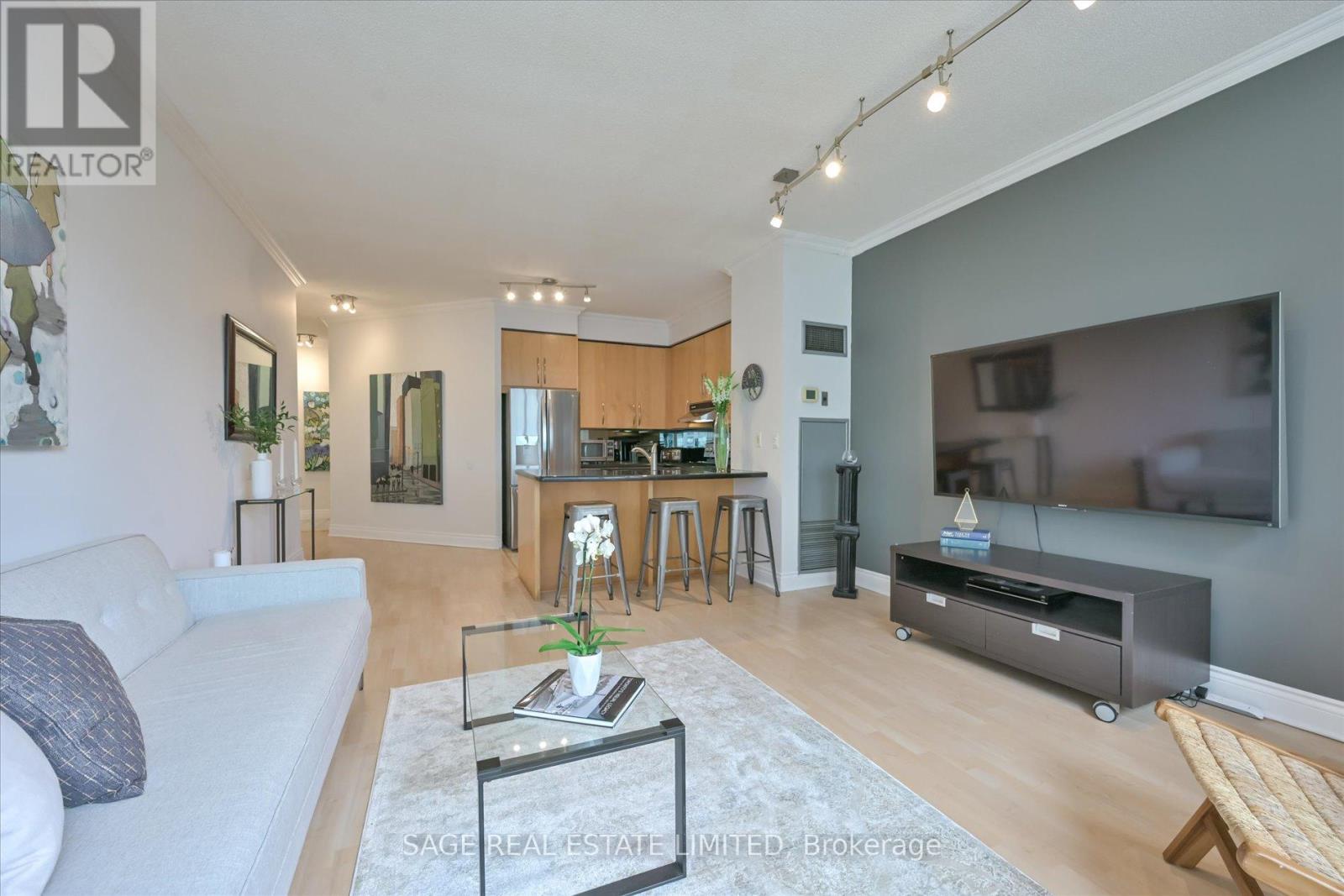 413 555 Yonge St, Toronto, ON M4Y 3A6