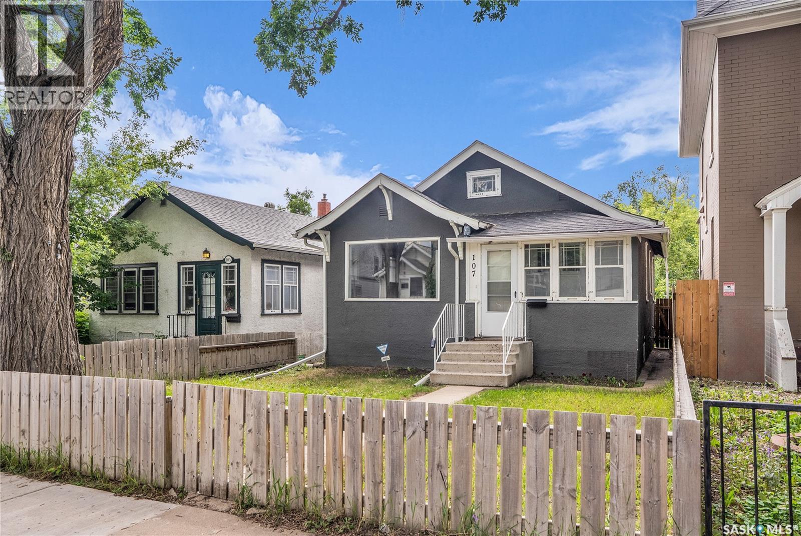107 28 Street West, Saskatoon, SK S7L 0K1