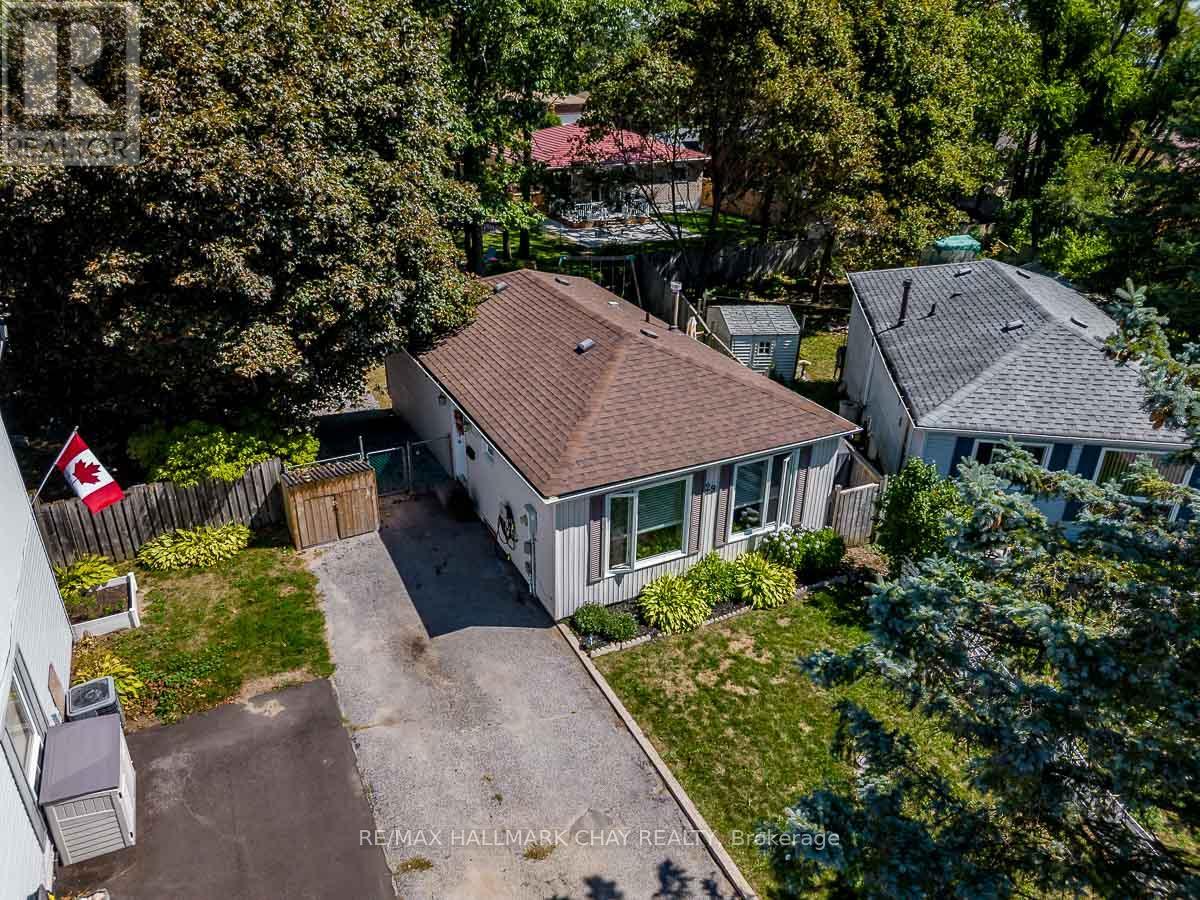 29 Shaw Cres, Barrie, ON L4N 4Z3