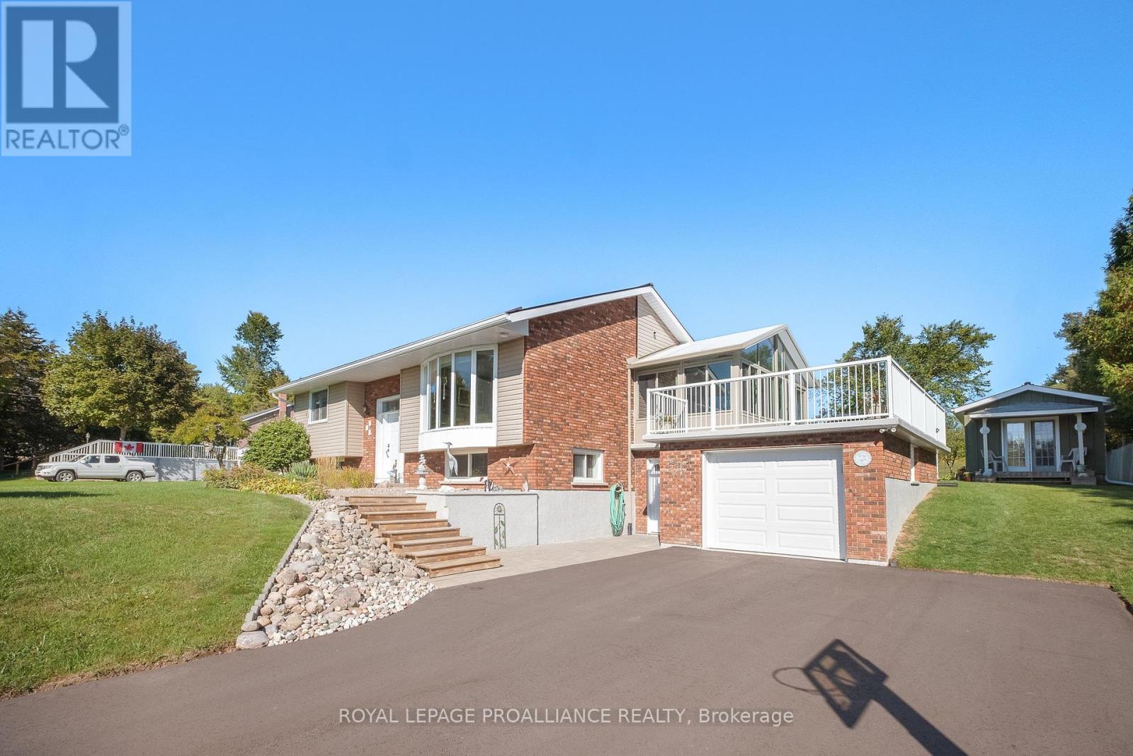 2535 Castlehill Dr, Hamilton, ON K9A 0T3