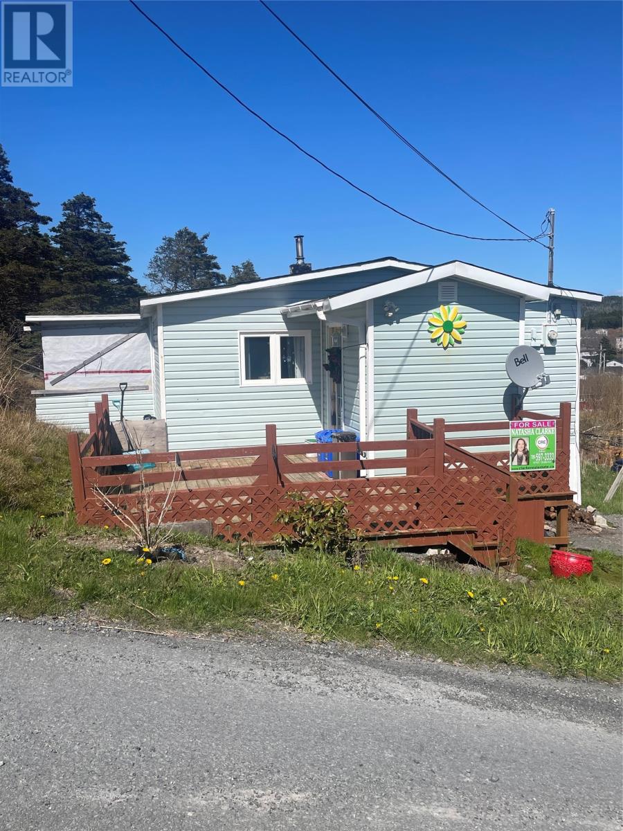 4 Evelys Hill Rd, Placentia, NL a0b 1w0