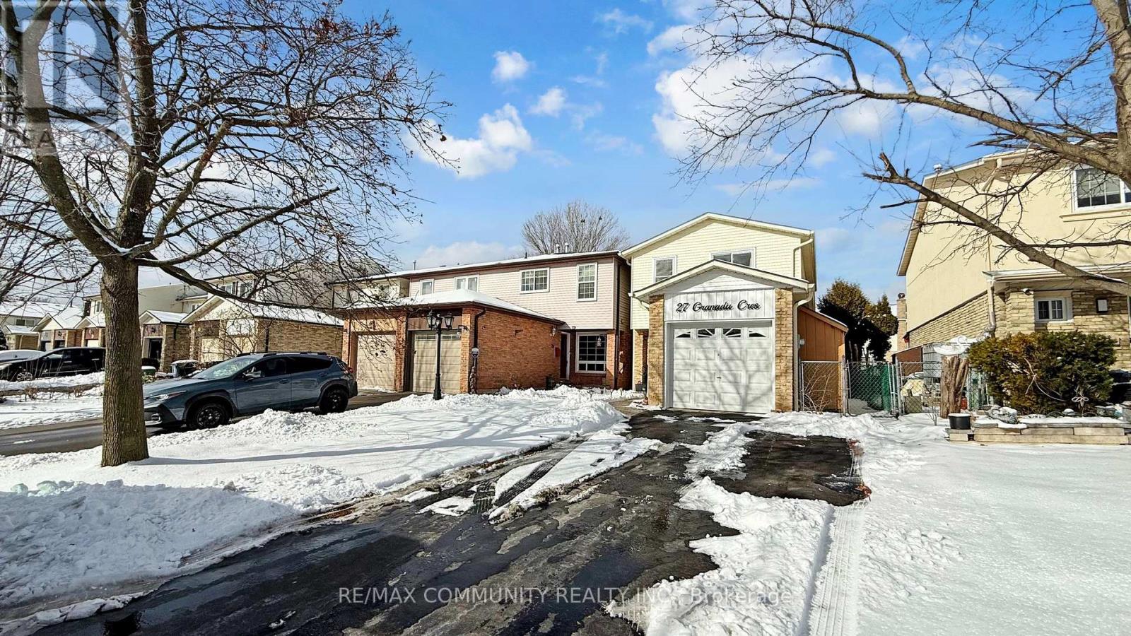 27 Granada Cres, Toronto, ON M1B 2H6