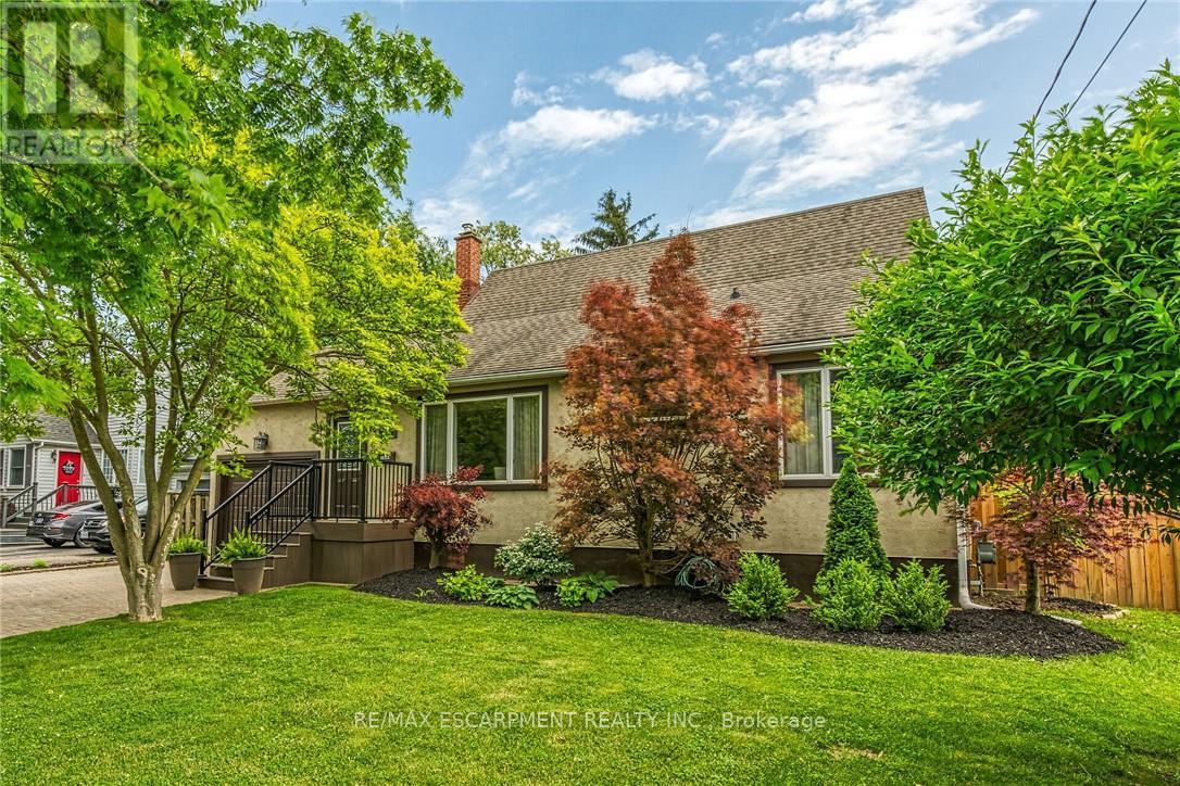 148 Lakeshore Rd, St. Catharines, ON L2N 2V1