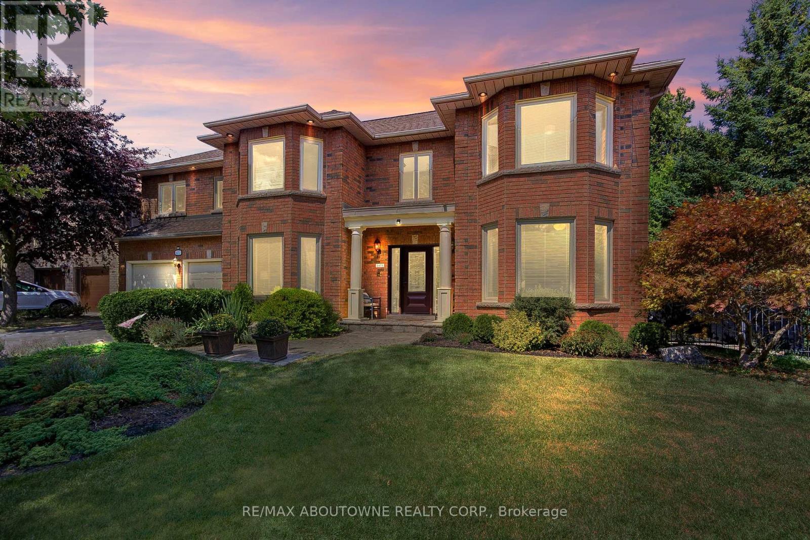 1471 The Links Dr, Oakville, ON L6M 2P2