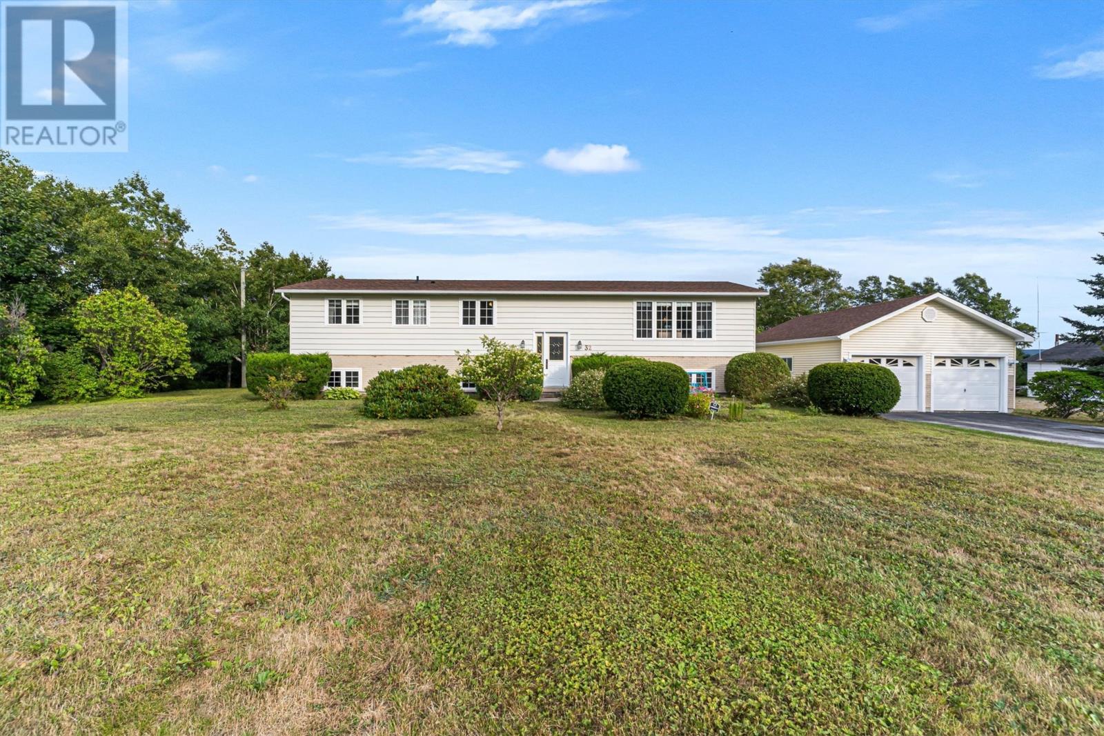 32 Pioneer St, Gambo, NL A0G 1T0