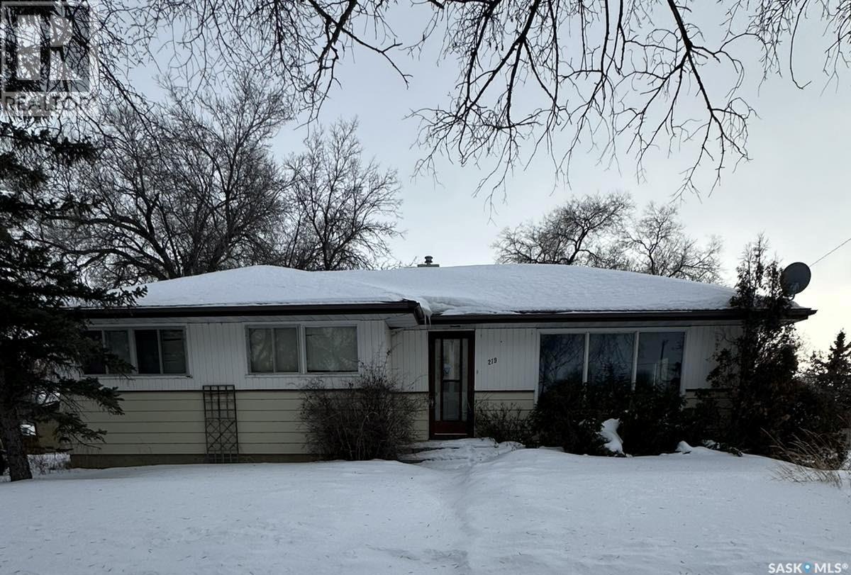 219 6 Avenue West, Kindersley, SK S0L 1S0