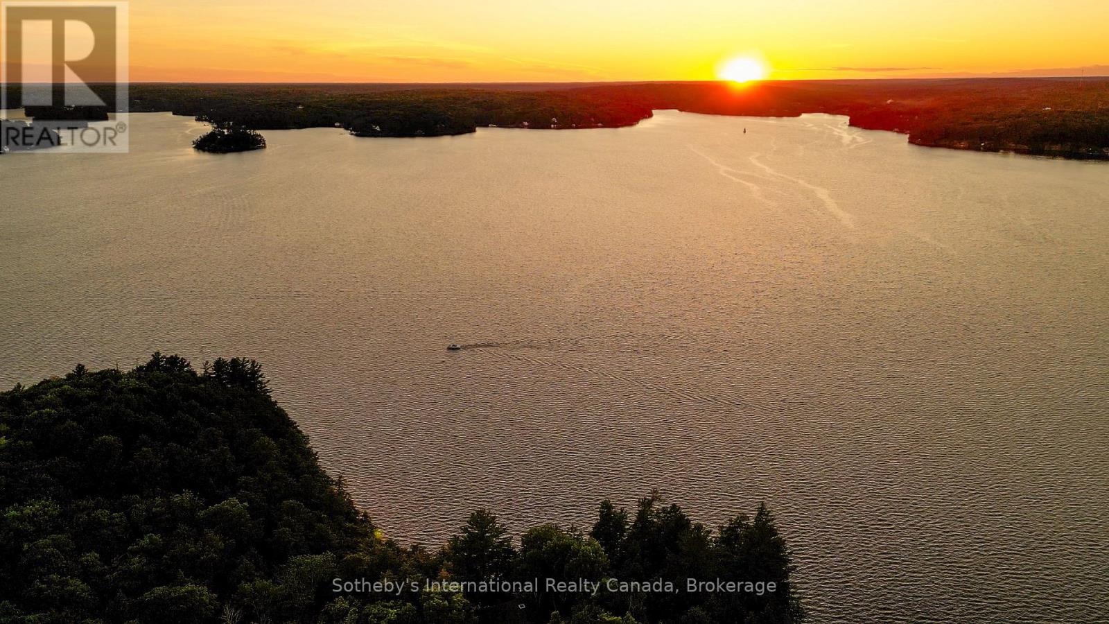 8 1124 Coate Rd, Muskoka Lakes, ON P0B 1M0