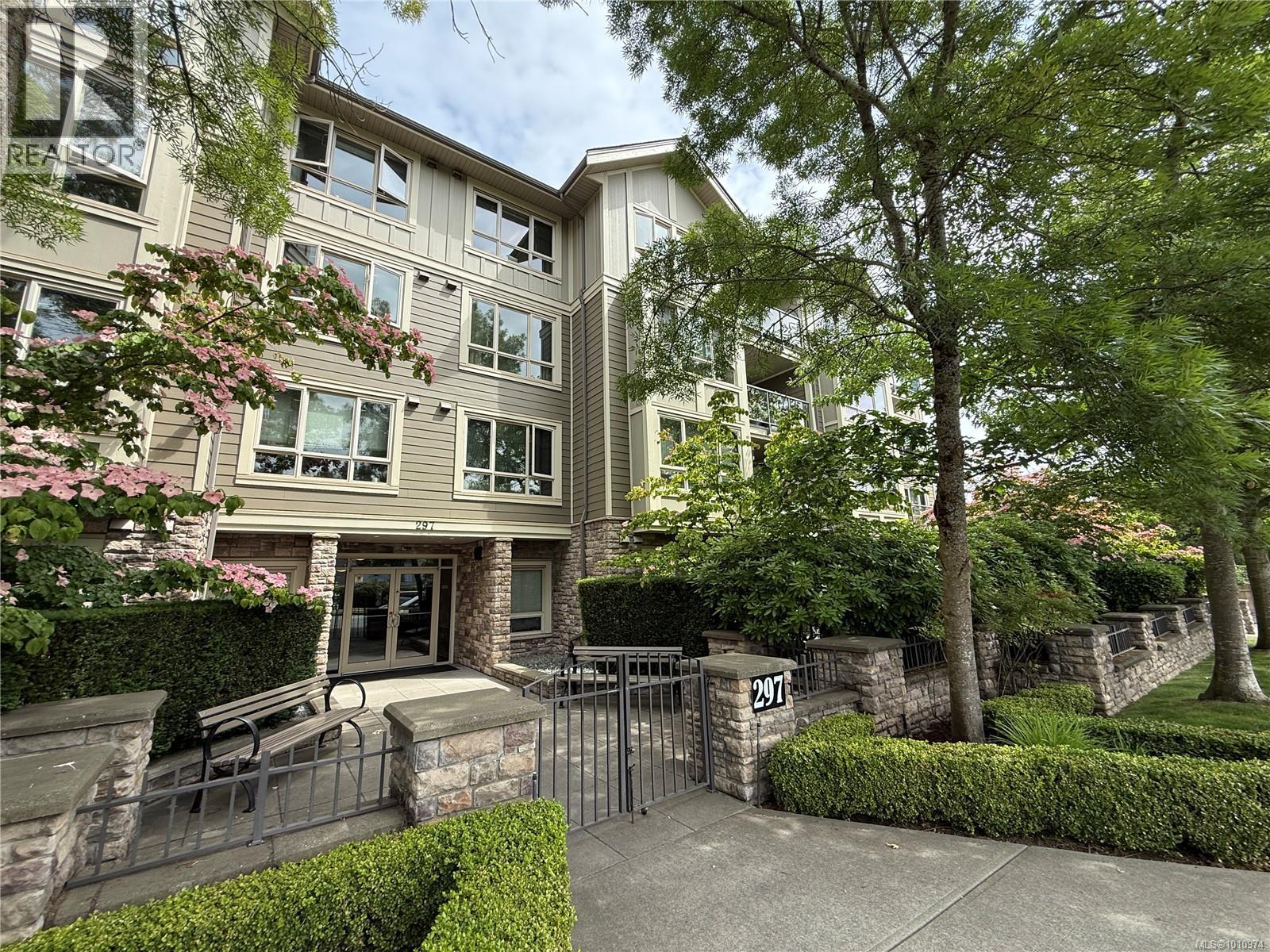 297 Hirst Ave W Unit 404 Ave, Parksville, BC V9P 0A4
