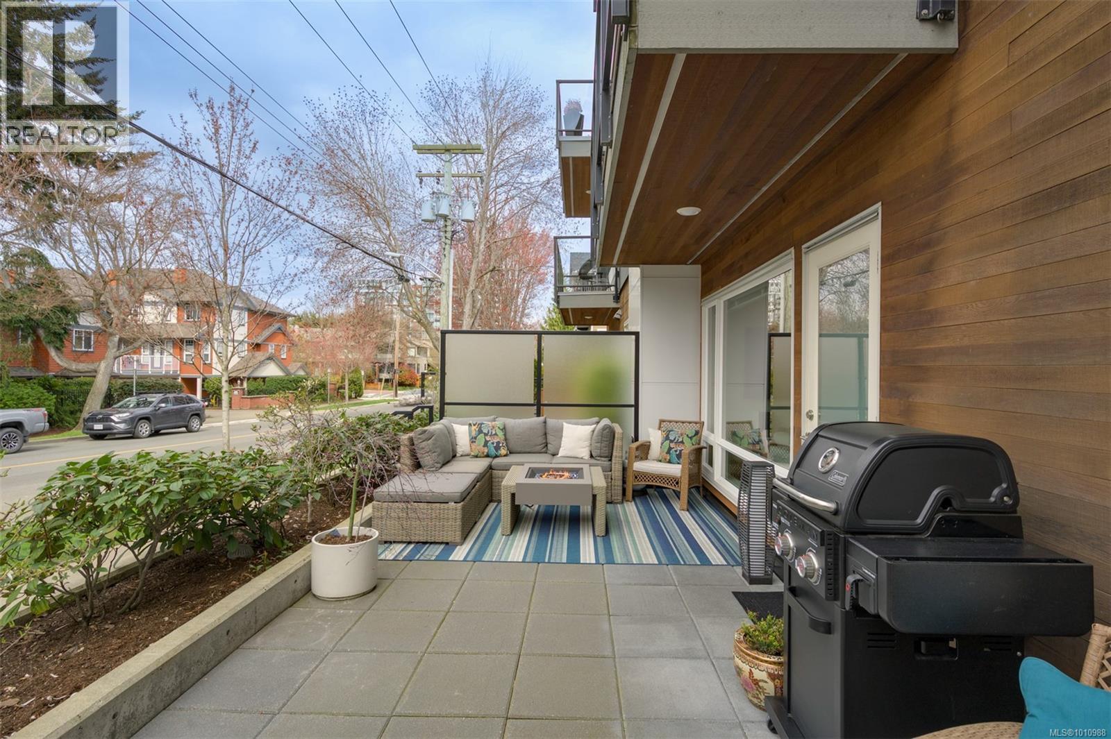 300 Michigan St Unit 102 St, Victoria, BC V8V 1R5
