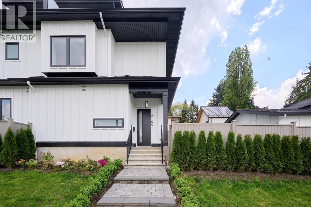 2140 E 20th Ave, Vancouver, BC V5N 4V7