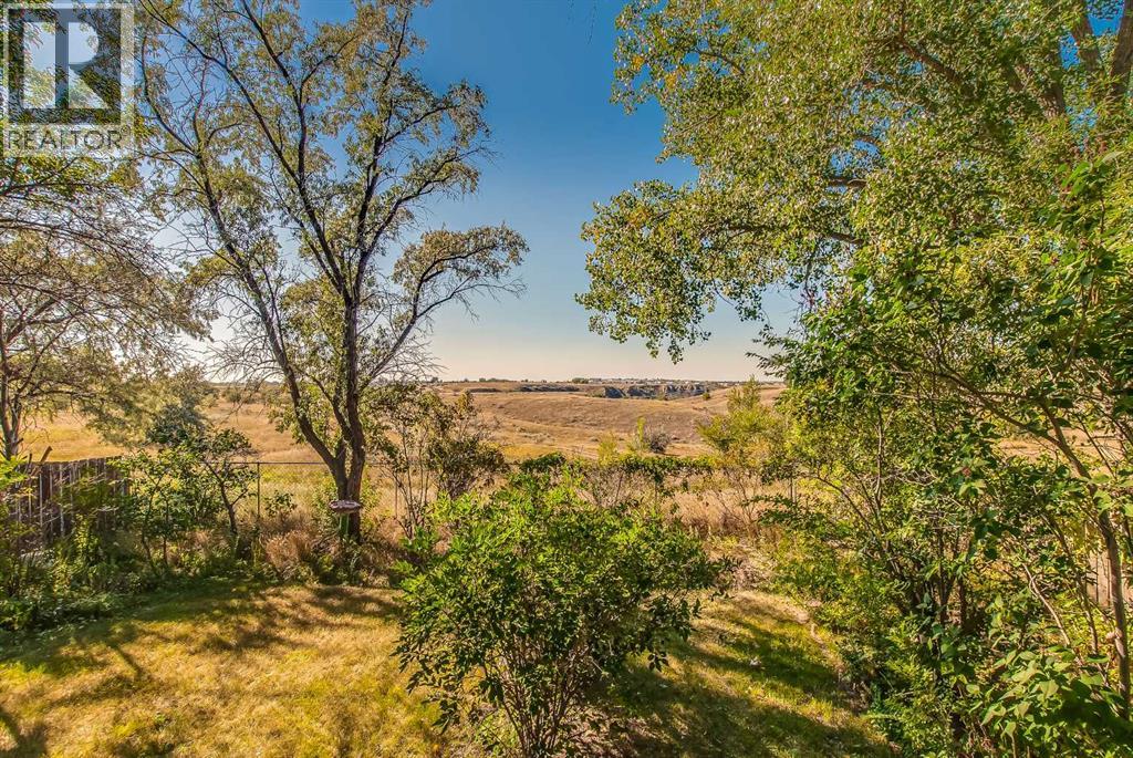 144 Seven Persons Dr SW, Medicine Hat, AB T1B 2A5