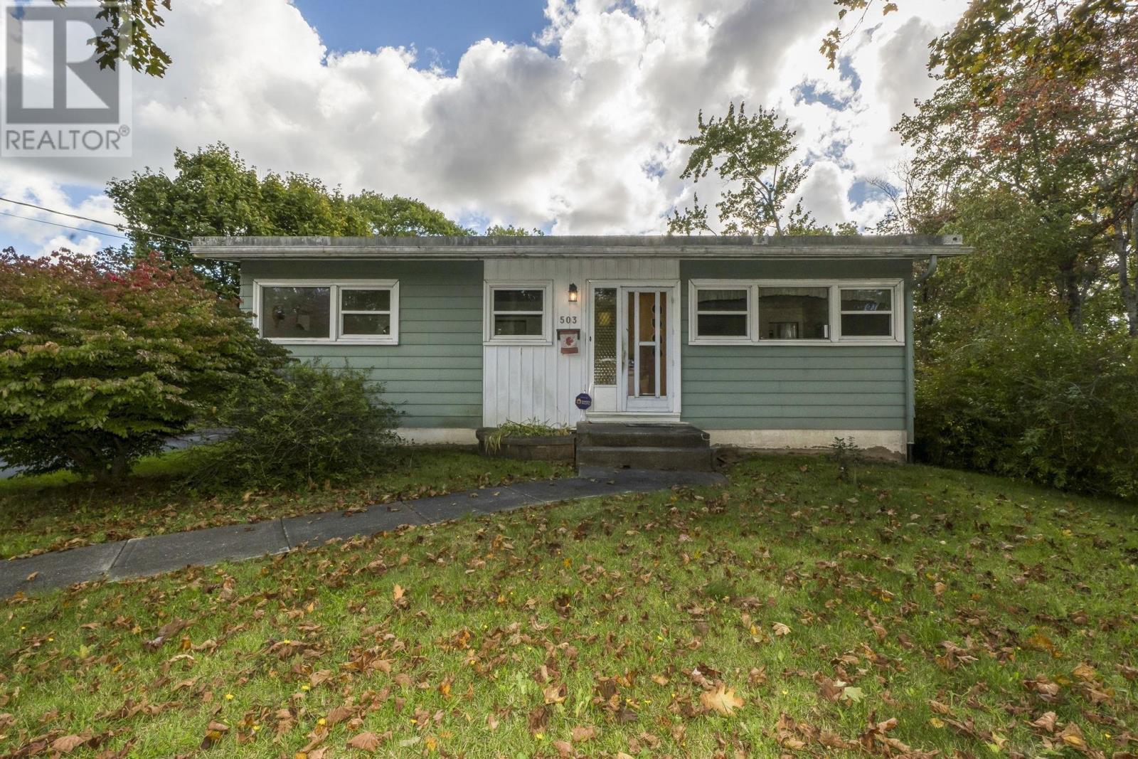 503 Basinview Dr, Bedford, NS B4A 1T3