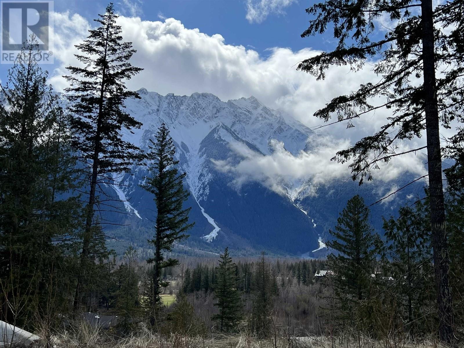 7677 Cerulean Dr, Pemberton, BC V0N 2L3