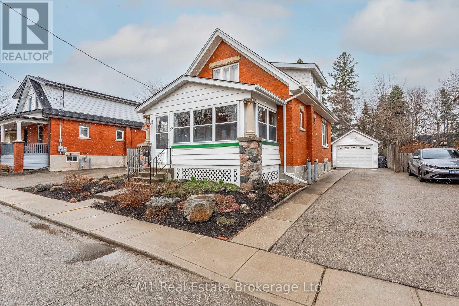33 Verney St, Guelph, ON N1H 1N5