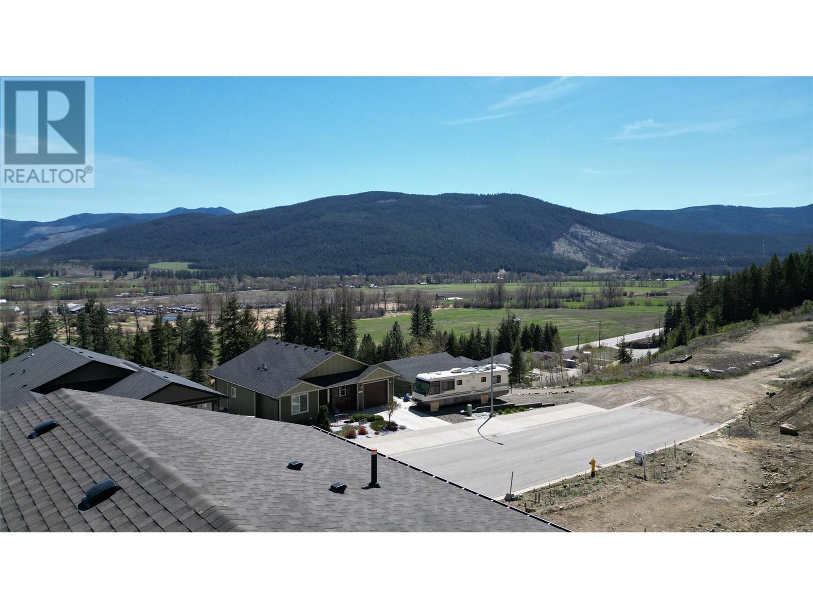 1768 Gallon Ave, Lumby, BC V0E 2G0
