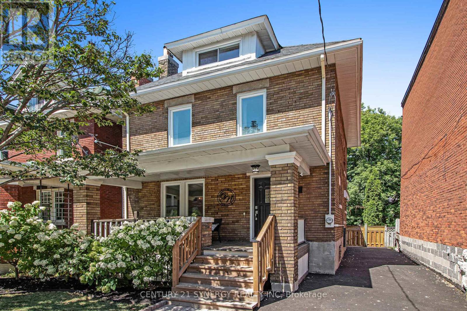 257 Arlington Ave, Ottawa, ON K1R 5T1