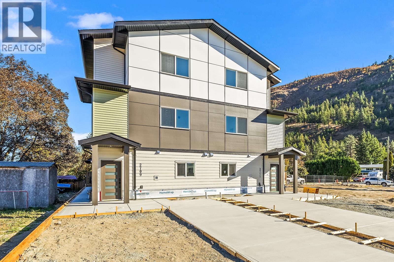 2709 Hewl Rd, West Kelowna, BC V1Z 2M5
